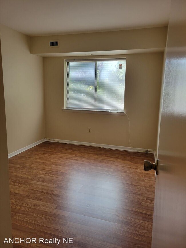 Building Photo - 2 br, 1 bath House - 50-103 Delaire Landin...
