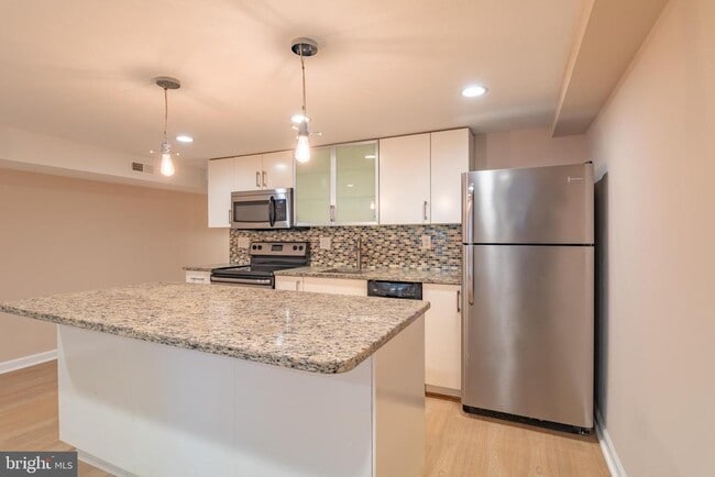 Building Photo - 1459 Chapin St NW