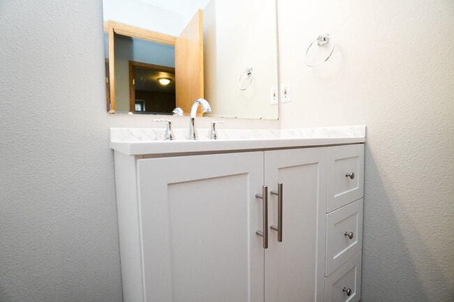 Building Photo - 79 E 2nd St N