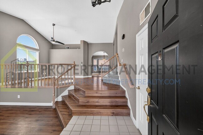 Building Photo - Spacious 3-Bedroom, 3-Bath Home Available