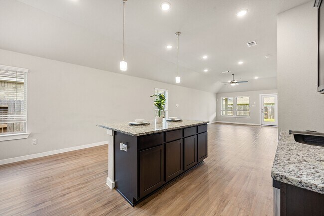 Building Photo - 21618 Coral Mist Dr