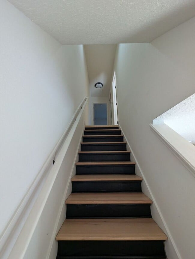 Building Photo - 131 Merlot