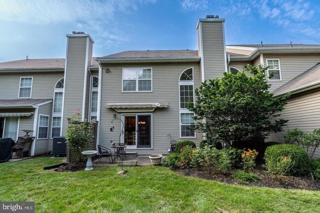 Building Photo - 908 Holly Ct