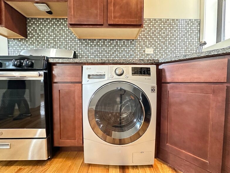 Building Photo - 345 Park Ave