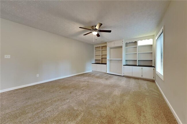 Building Photo - 5142 Manitou Way SW
