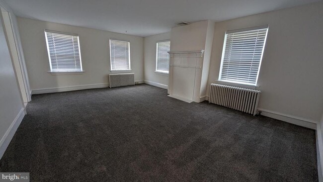 Building Photo - 302 Leidy Rd