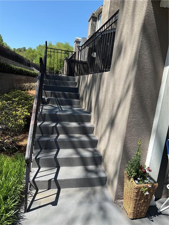 Building Photo - 17 St Claire Ln NE