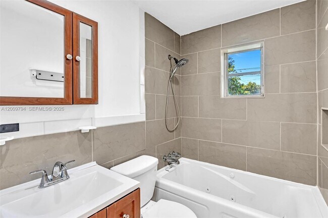 Building Photo - 4156 SW 49th Ct