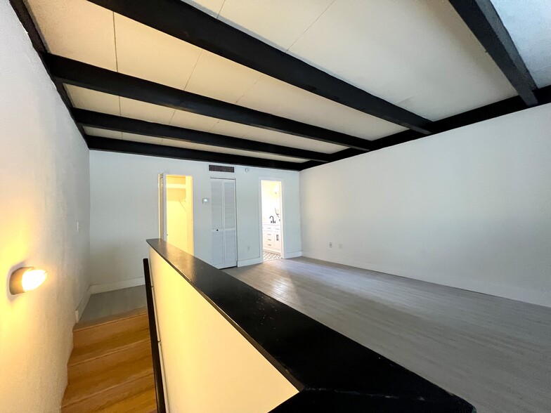 Building Photo - 709 SW 75th St