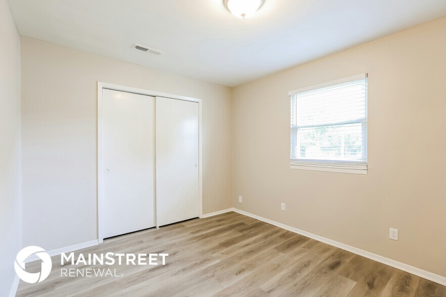 Building Photo - 907 Gatewood St
