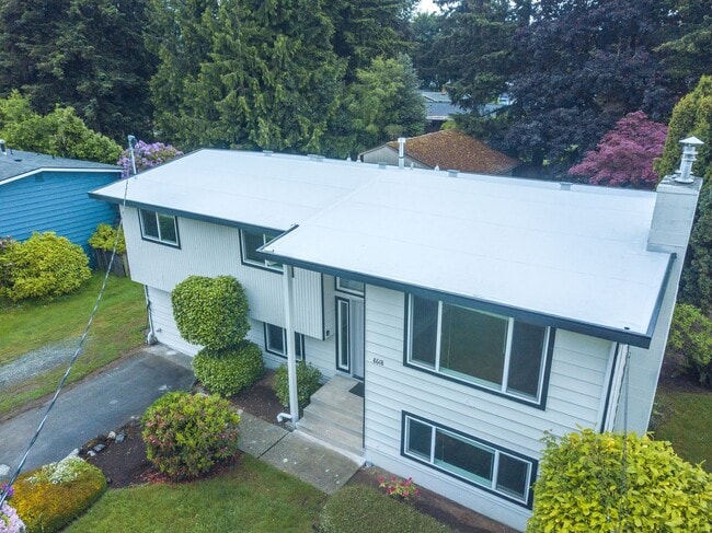 Building Photo - 4bed/3bath home in Finn Hill