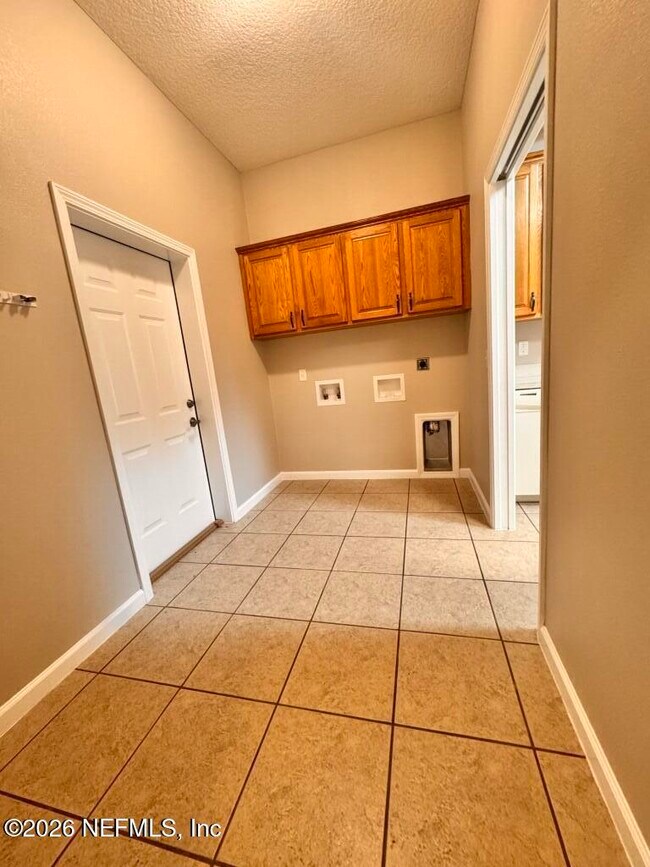 Building Photo - 1467 Rivers Rd