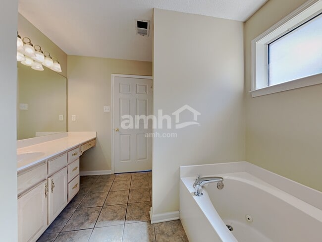 Building Photo - 3178 Stonehenge Drive