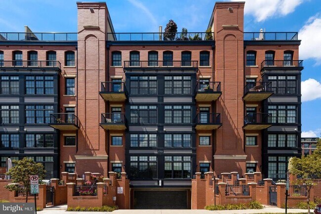 Building Photo - 1701 16th St N