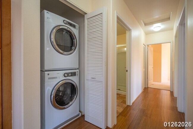 Building Photo - LIVING AT ITS FINEST 2BR/2BA/2PKG IN Pulewa at Mehana