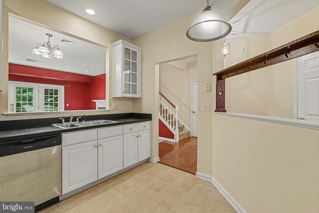 Building Photo - 645 Springhouse Ln