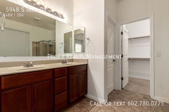 Building Photo - 5948 S Inez Dr