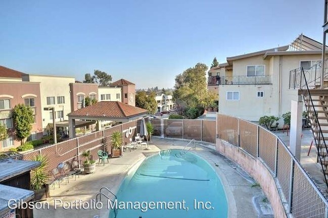 Building Photo - 1665 6th Ave