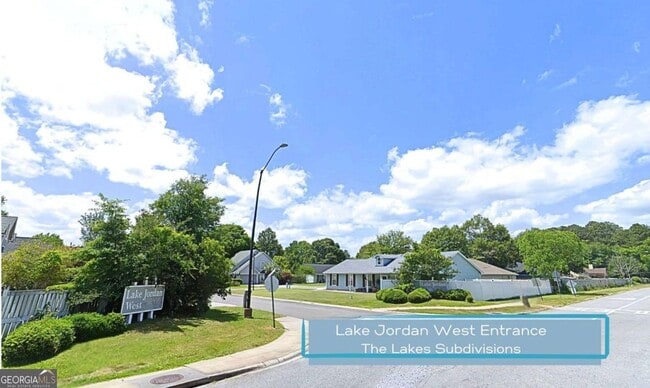 Building Photo - 105 Old Pond Dr W