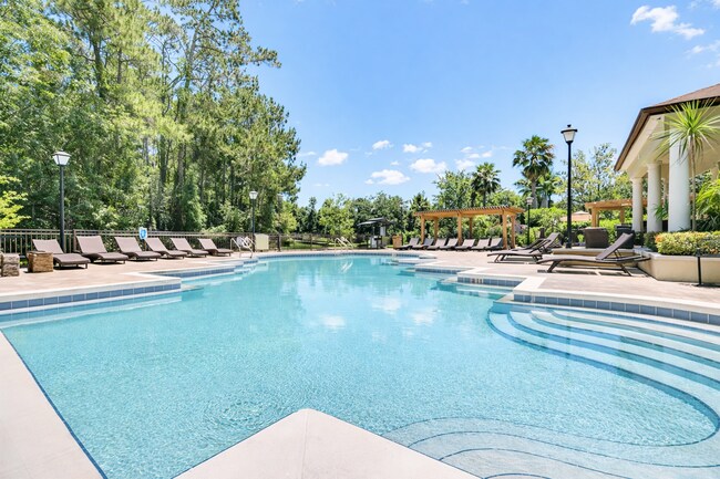 Building Photo - For Rent Beautiful  2/2 First Floor Condo at the Crest close to UCF and Valencia College !!!