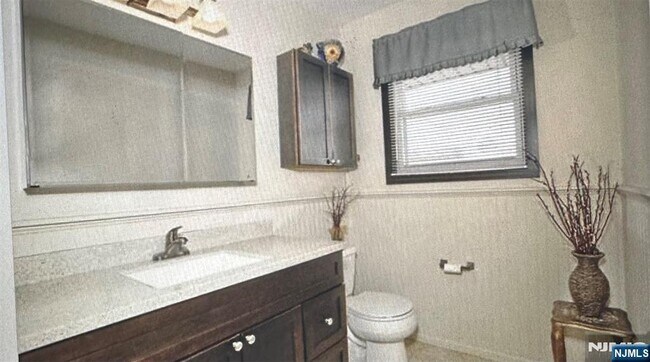 Building Photo - 15 Cottage St