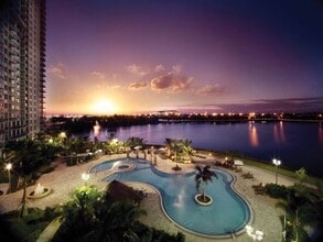 Building Photo - 2681 N Flamingo Rd