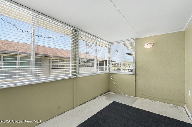 Building Photo - 1047 Small Ct
