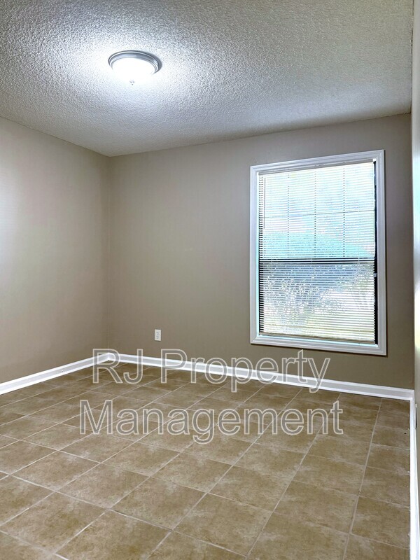 Building Photo - 4308 Ash Creek Cove