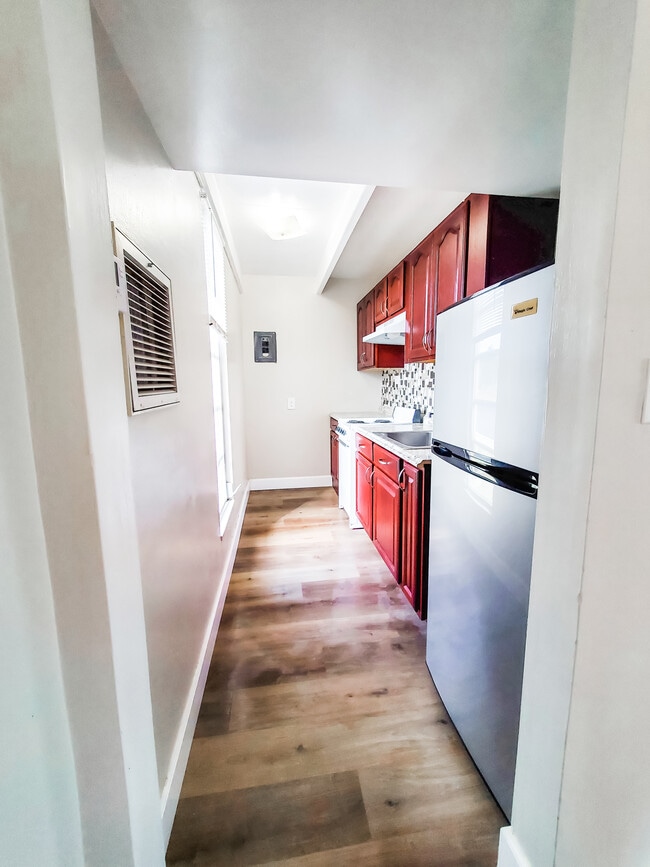 Building Photo - 4741 Club Cir