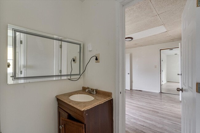 Building Photo - 555 Dodson Ave