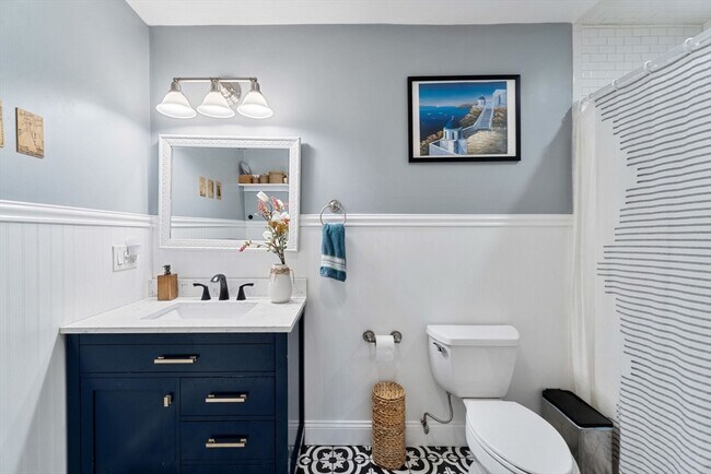 Building Photo - 890 Winthrop Ave