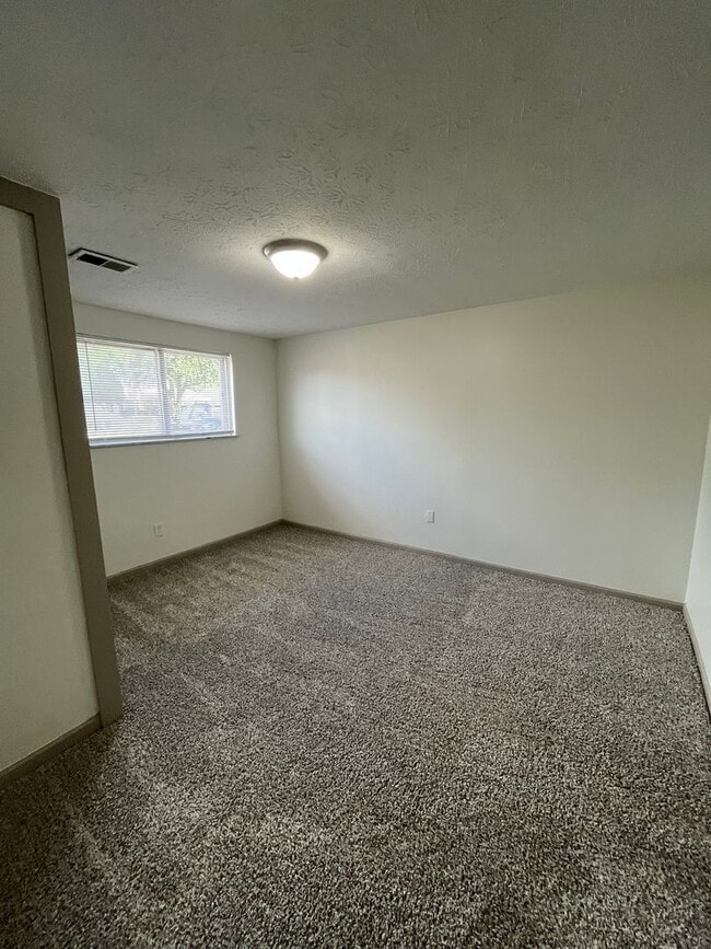Building Photo - Renovated 5 Bedroom Home-Rare Find