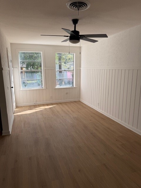 Building Photo - 326 E 1st St