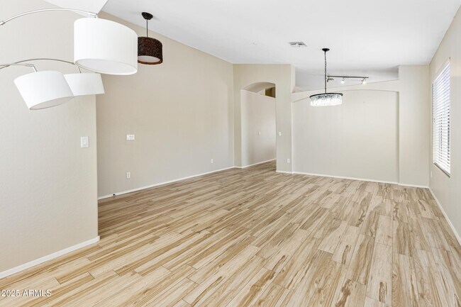 Building Photo - 10278 E Blanche Dr