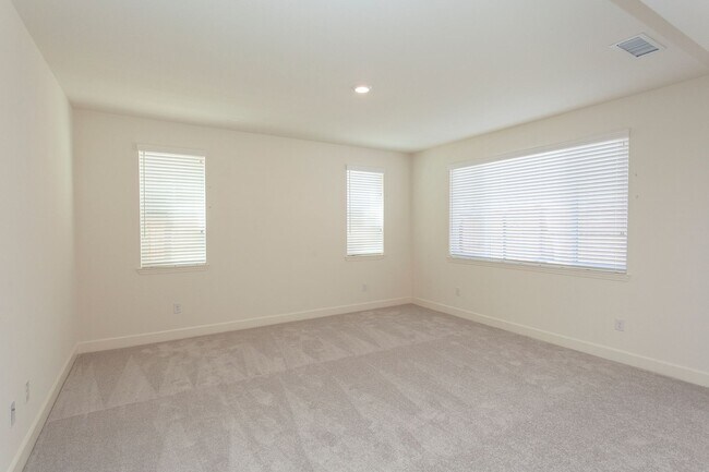 Building Photo - 6049 Red Sun Dr