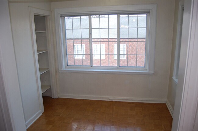 Interior Photo - 1739 G St.