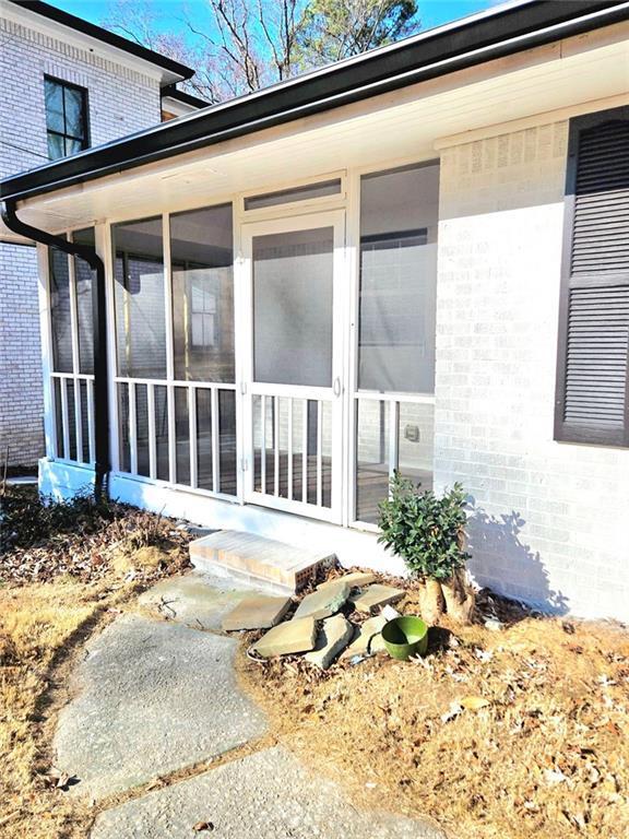 Building Photo - 522 Wimbledon Rd NE