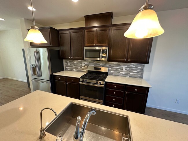 Building Photo - 2240 Carbondale Way