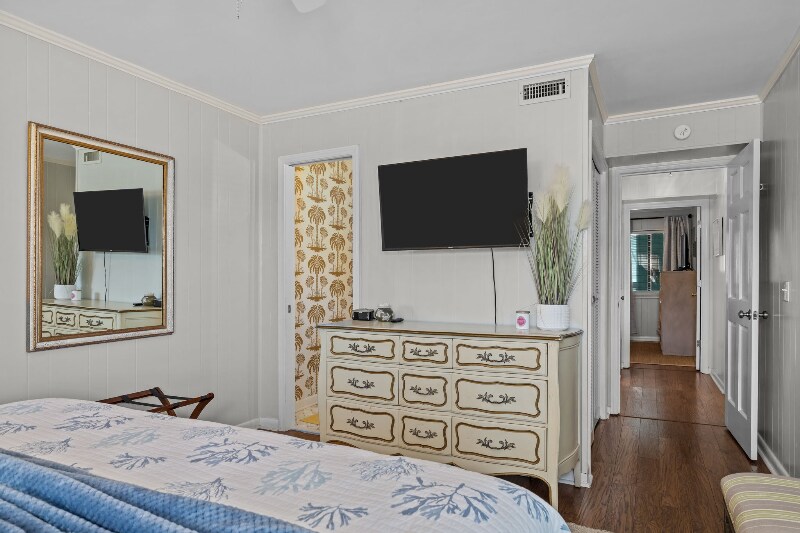 Building Photo - 301 Commerce Way