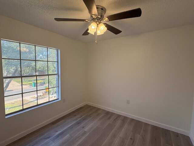 Building Photo - Cimarron 4 Bedroom Home Less Than 5 Minute...