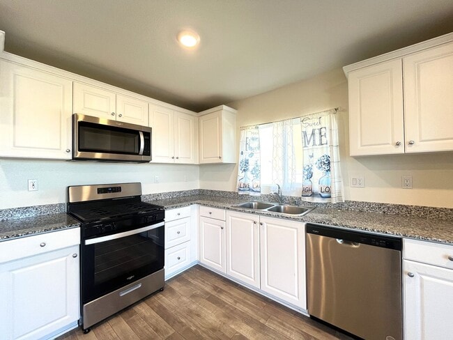 Building Photo - Newly Built 3 Bedroom, 2.5 bathroom Home in Adelanto, CA.