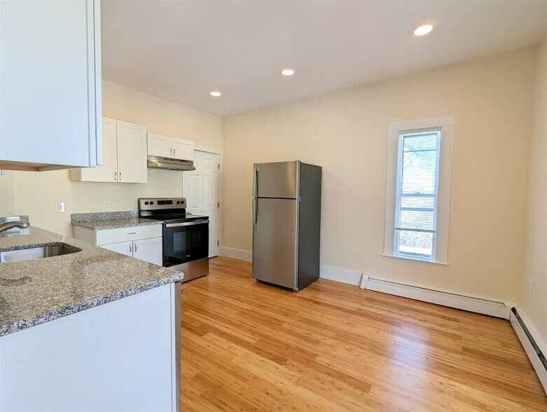 Building Photo - 21 Cameron Ave