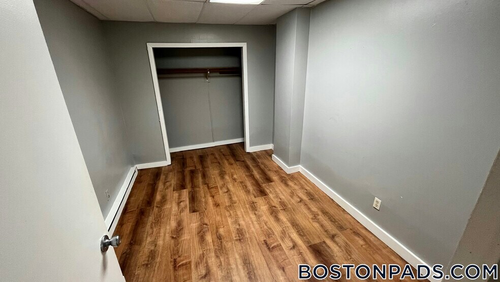 Building Photo - 11 Aberdeen St