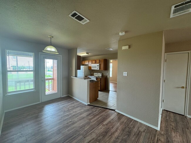 Building Photo - 5702 Greengate Dr