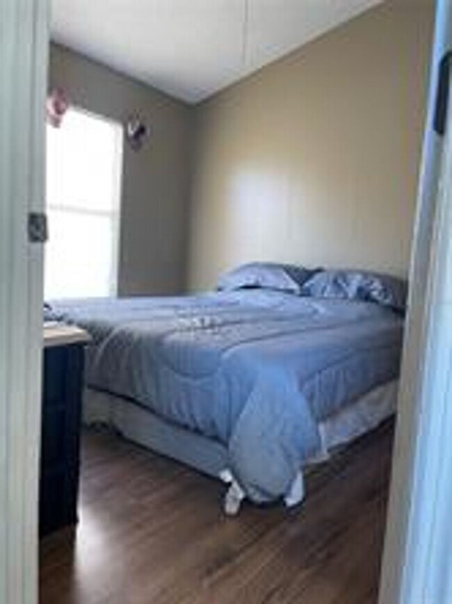 Building Photo - 751 Country Woods Cir