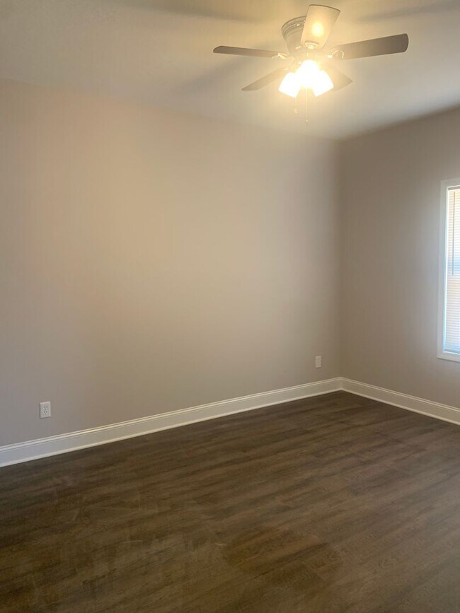 Building Photo - HWY 9 DUPLEX