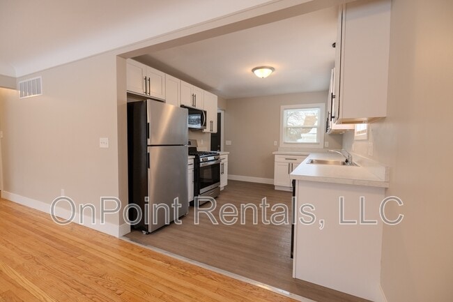 Building Photo - 12217 Columbia St