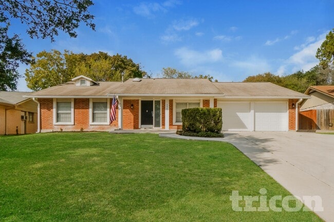 Building Photo - 3907 Briarcrest St