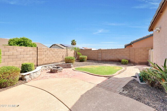 Building Photo - 16462 W Sandra Ln