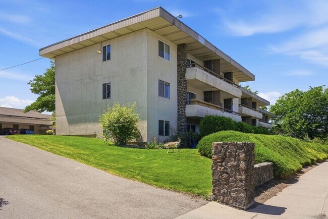 Building Photo - 3102 E 27th Ave
